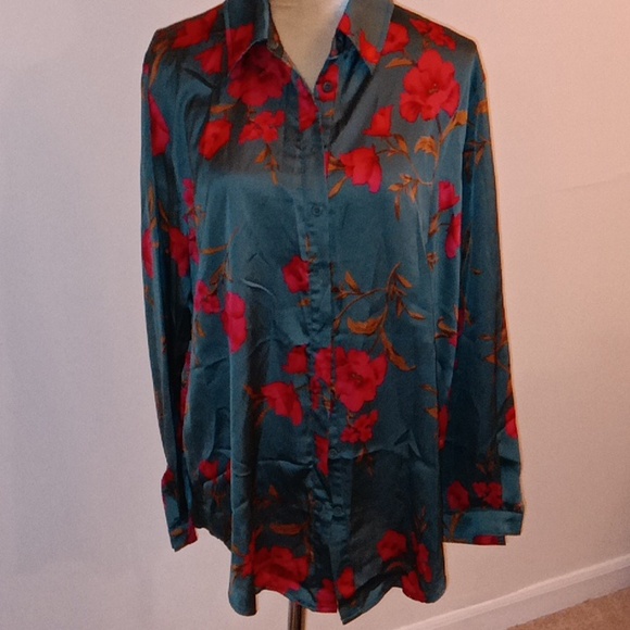 NWT Pretty Little Thing Size 8 Floral Oversized Button Down Blouse - Picture 2 of 4